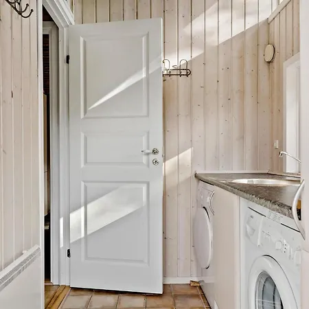 Дом отдыха Beautiful In With Sauna